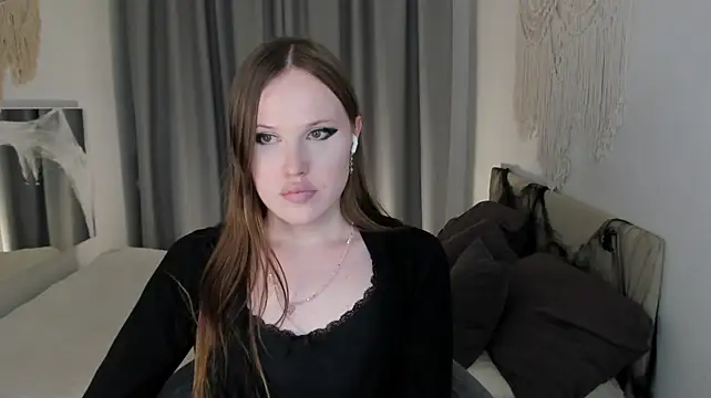 EffieMinki live cam on StripChat
