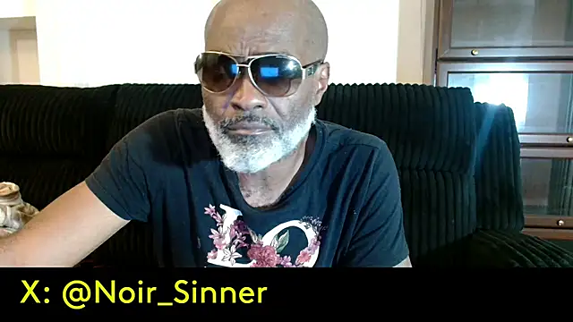 sinnernoir live cam on StripChat