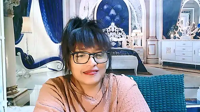 IndiaBlackPanther live cam on StripChat
