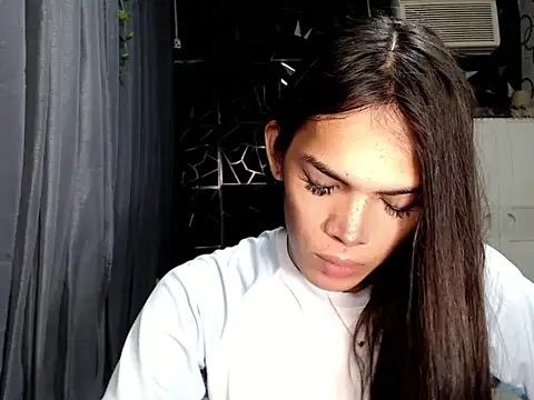 GORGEOUS_CARMEE