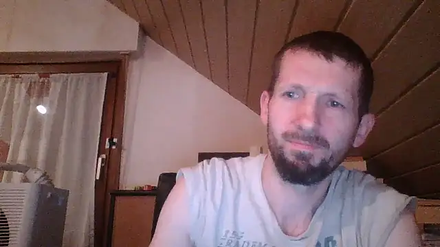 MuscleOtter live sex cam