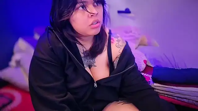 miacanela_xo