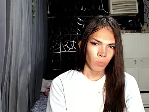 GORGEOUS_CARMEE