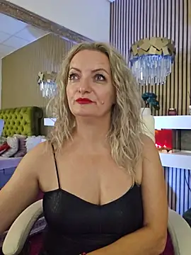 LadyTouch live cam on StripChat