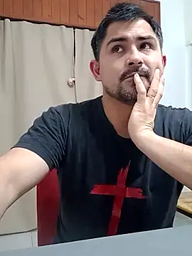 Bradd_32 live cam on StripChat