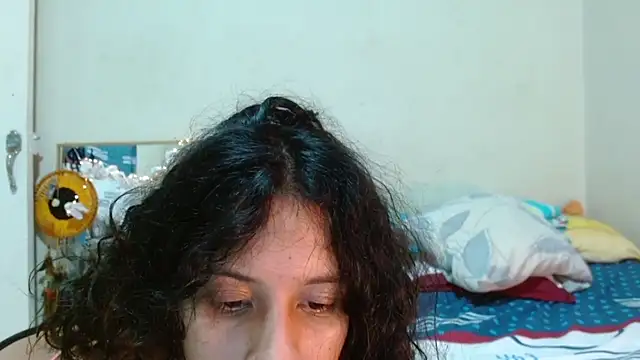 AlinaWoolf_ live cam on StripChat