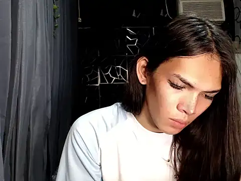 GORGEOUS_CARMEE