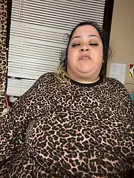 tillymarie (F milf) - Clear dildo in asshole for 15 mins