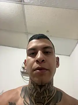 Andrew_san live cam on StripChat