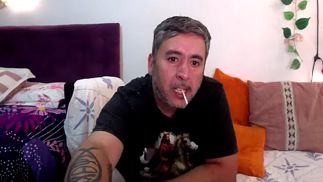 bestialatina Momentaufnahme des Live-Raums auf Stripchat