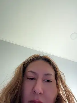 IAmScarlettLove live cam on StripChat