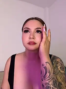 Bella01_ live cam on StripChat