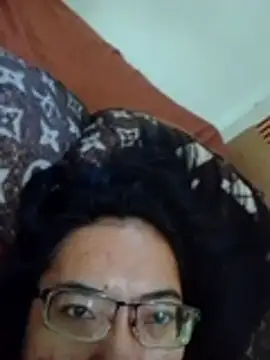Horny_gelyn live cam on StripChat