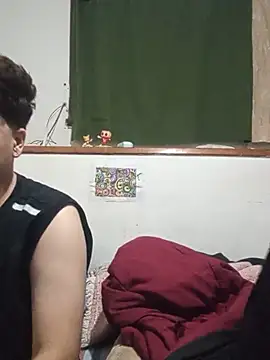 vale1995 live cam on StripChat