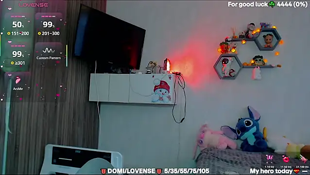 SuchCute live cam on StripChat