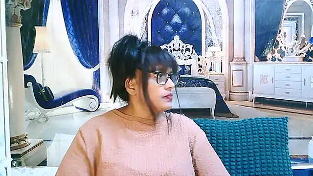 IndiaBlackPanther live cam on StripChat