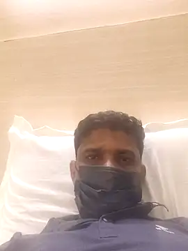 santhoshkannadaboy live cam on StripChat