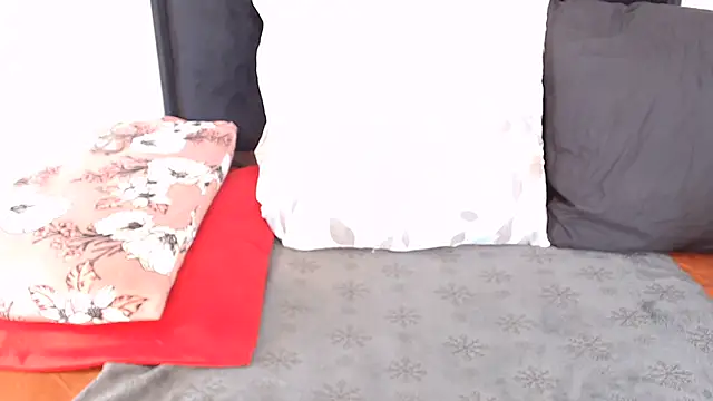 CurveyChocClitx55e live cam on StripChat