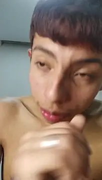 liamkozy live cam on StripChat