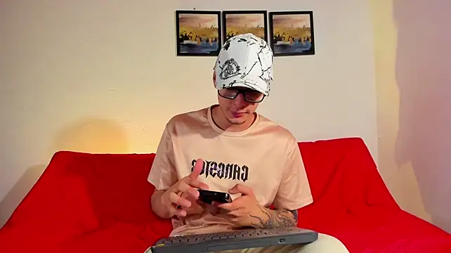 vlad__night (M young) - I play with my massive cock 🍆