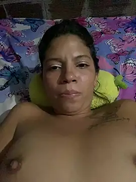 broken_latina_whores_je (G young) - Show tits 🥰