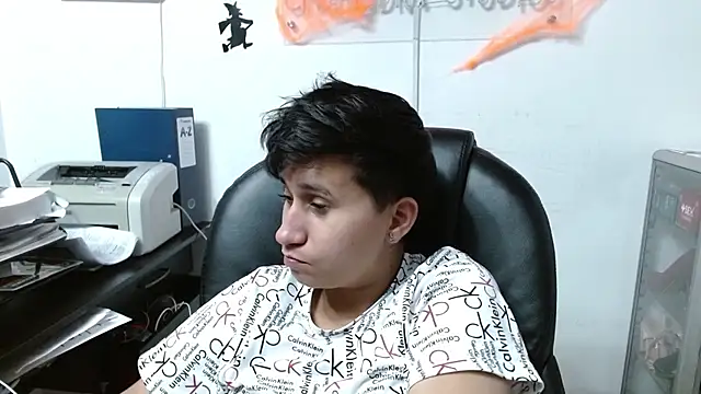 charlievexcs (F young) - Masturbating My Clitoris
