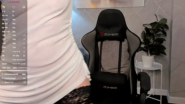 Julie_Lucas