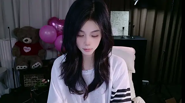 GUGUGAGA-1 live cam on StripChat