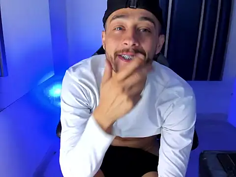 Damiam_23 live cam on StripChat