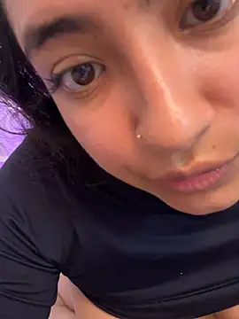 Isisgolden_ live cam on StripChat