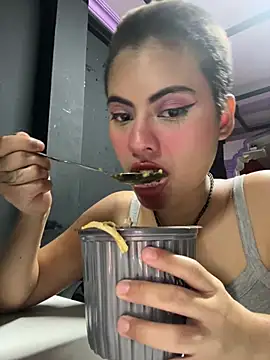 Eva_Feller69