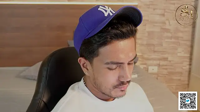 aaron_bolt