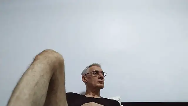 BIGUNCUTHARDCOCK live cam on StripChat