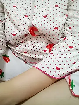 Bombamom live cam on StripChat