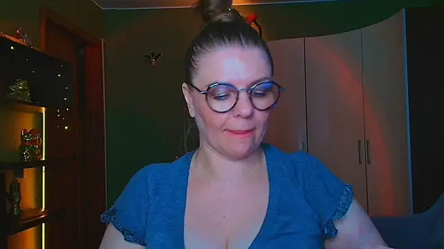 VeronikawGold live cam on StripChat
