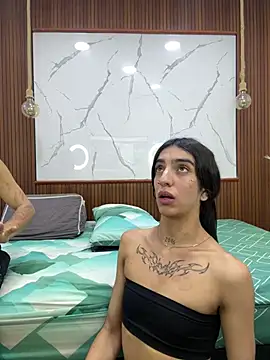 Loversinfire2 live cam on StripChat