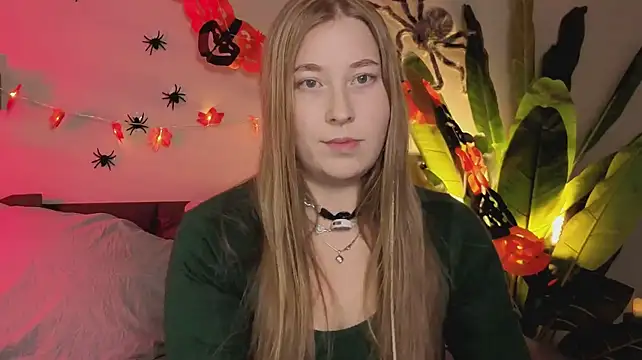 ShowmeYourfetish live cam on StripChat