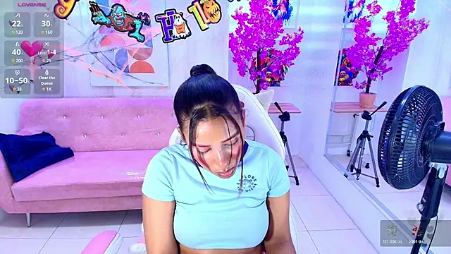 Afrodita_loren live cam on StripChat