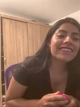 Laia_blanco live cam on StripChat