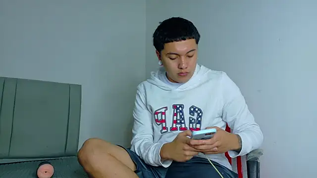 Owenn__blueee live cam on StripChat