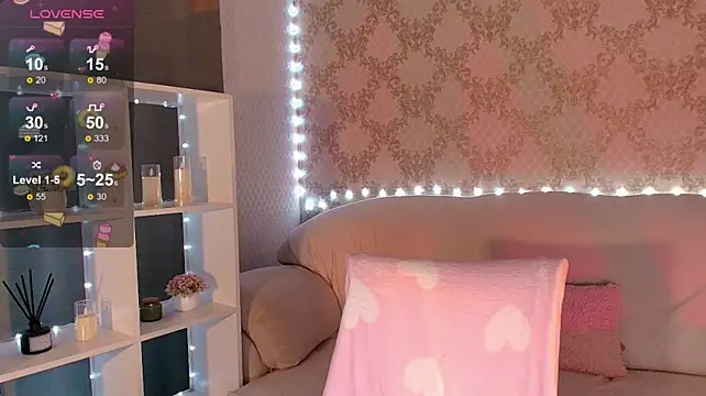 HolyMiax live cam on StripChat