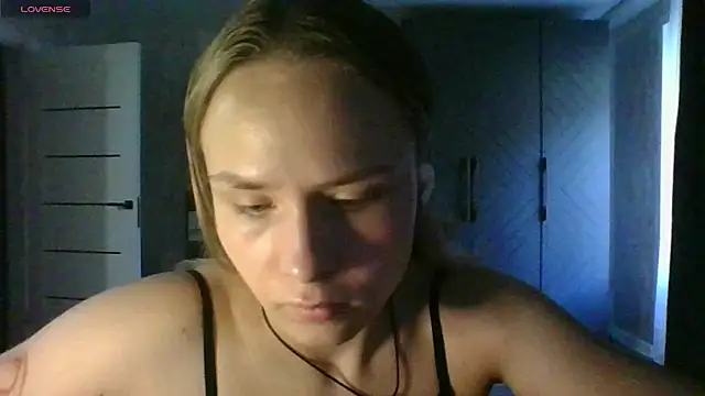 Annie_Cohn live cam on StripChat