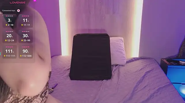 emmajohnss live cam on StripChat