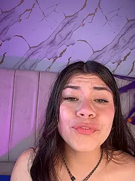 avy1__ live cam on StripChat