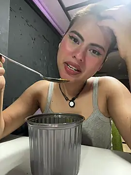 Eva_Feller69