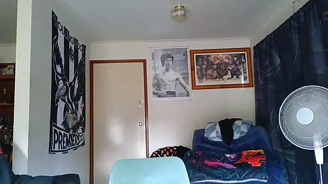 kinkyblueyes69 (M mature) - CLOTHES OFF NAKED