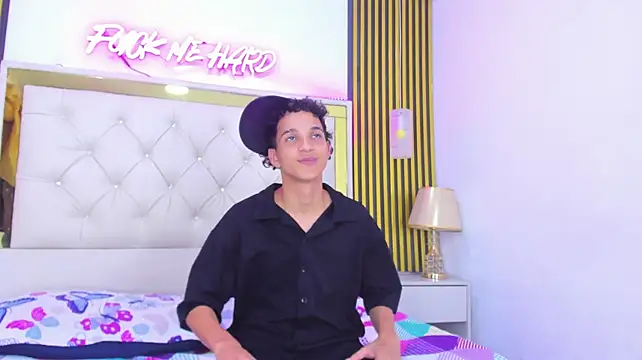 JustinSecret live sex cam