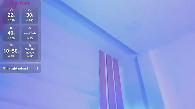 VickyyMoore live cam on StripChat