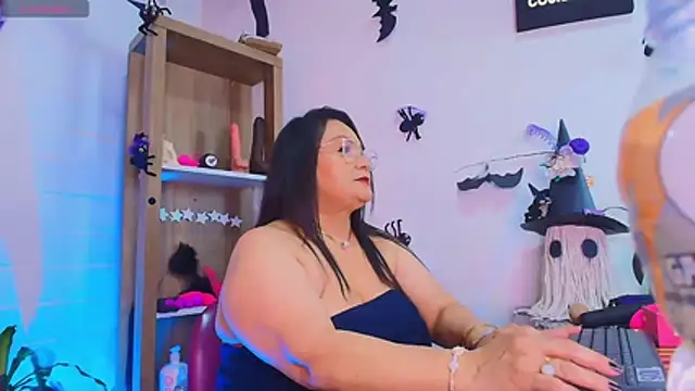 EllenaBoobs_