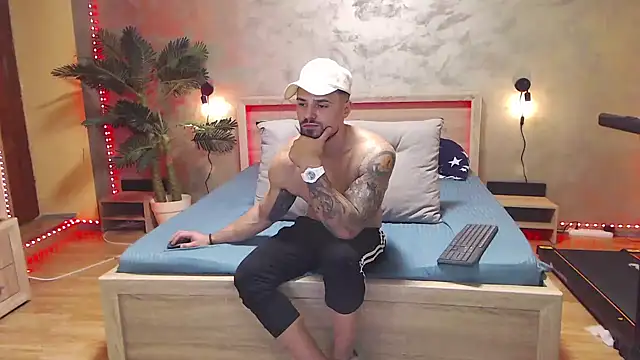 Tiberius_hunk on Stripchat